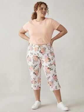 AE Sport Addition Elle Floral Mid-Rise Capri Pants, White/Pink, Plus Size 20